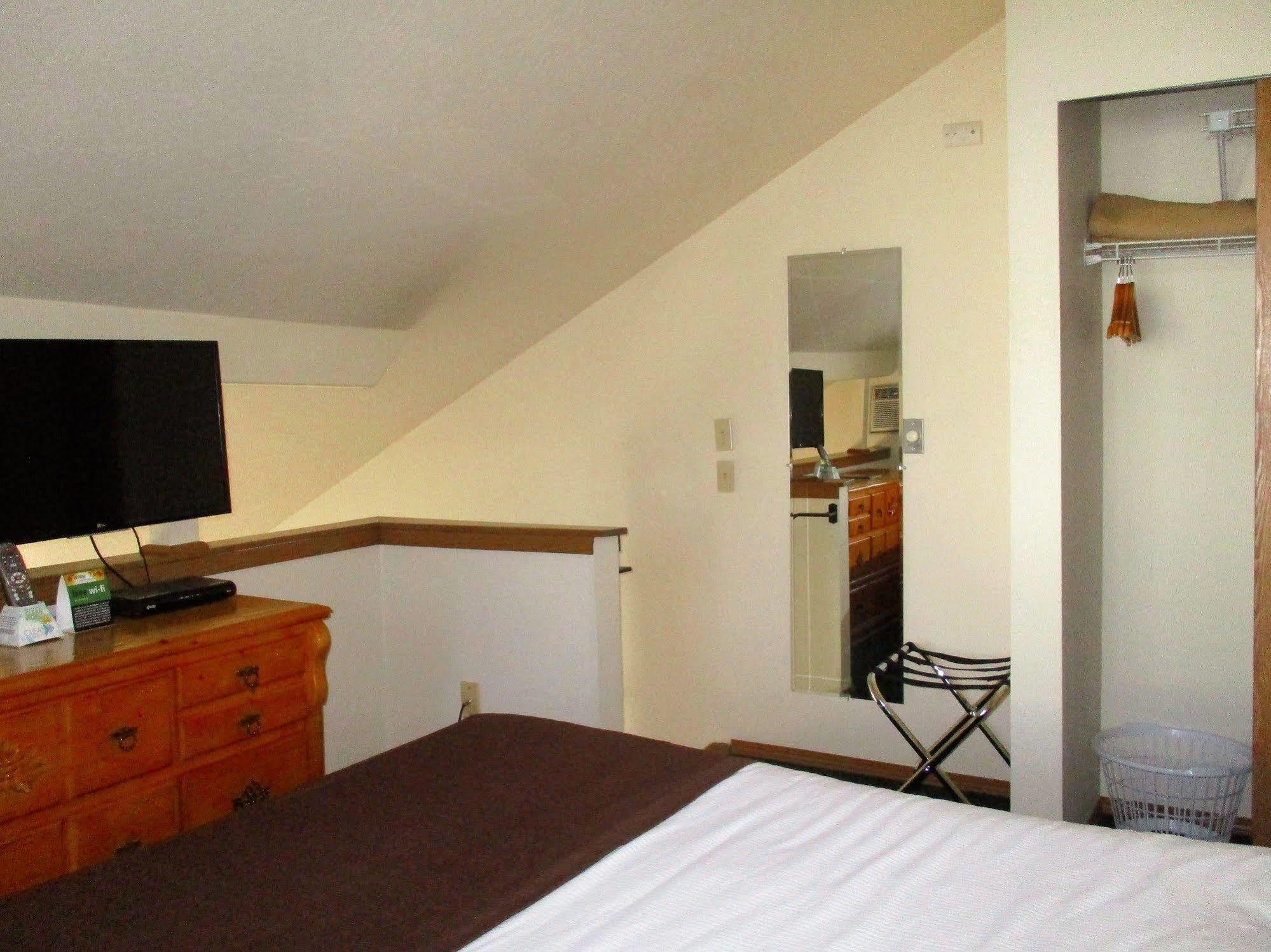 Turning Leaf Townhome Suites Fairwood Eksteriør bilde