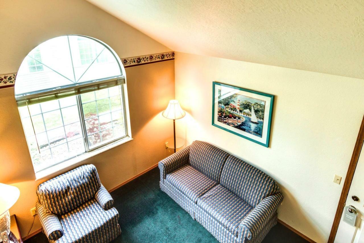 Turning Leaf Townhome Suites Fairwood Eksteriør bilde